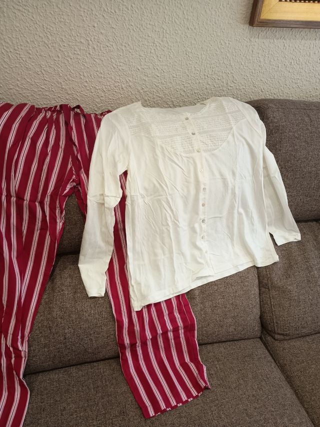 Pijama azul y rojo...10€ cada uno