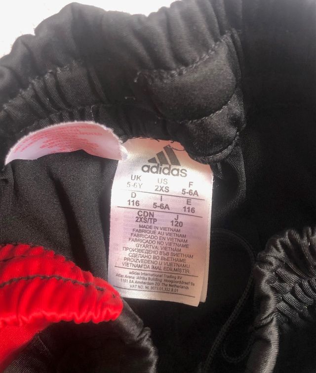 Pantalones Adidas niño 5-6 años