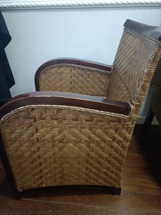 Butaca de mimbre y madera