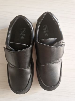 Zapatos Escolares JAVER Negros Velcro NUEVOS
