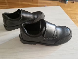 Zapatos Escolares JAVER Negros Velcro NUEVOS