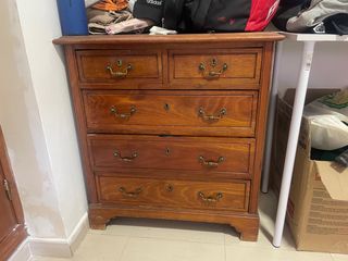 Cómoda de madera