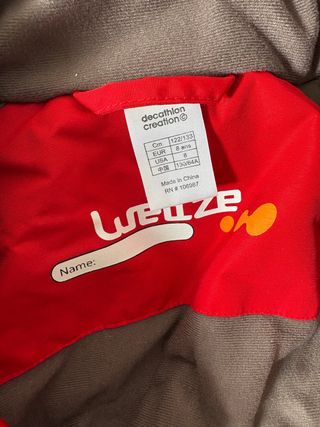 Mono infantil Decathlon talla 8 rojo