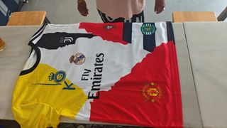 Camiseta CR7 talla L Real Madrid Juventus Man Utd