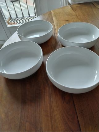 4 Platos hondos/cuencos blancos de loza Portuguesa