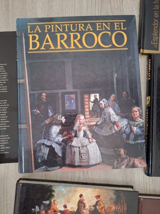 Una colección de libros de tapa dura en excelente