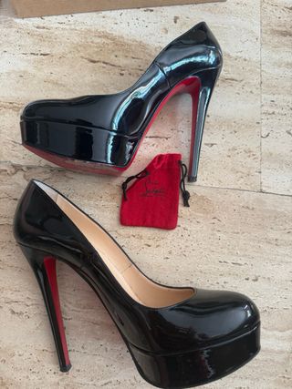 Zapatos Louboutin Charol Negro Talla 37.5