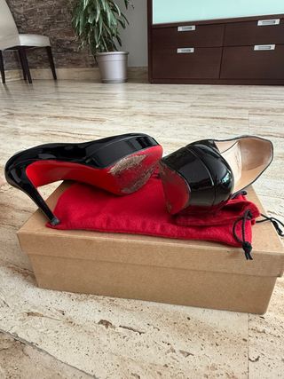 Zapatos Louboutin Charol Negro Talla 37.5