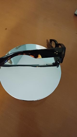 Gafas de sol redondas y de pasta