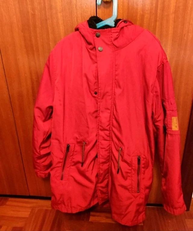 Parka Zara roja con borreguito Talla 11-12 años