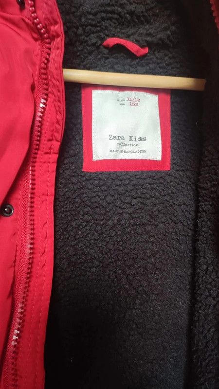 Parka Zara roja con borreguito Talla 11-12 años