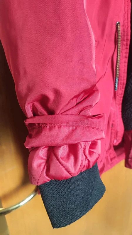 Parka Zara roja con borreguito Talla 11-12 años
