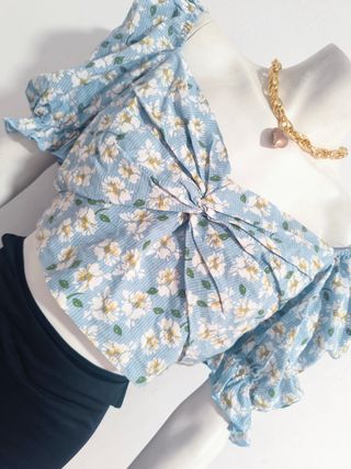 Blusa Crop Top Floreada Azul