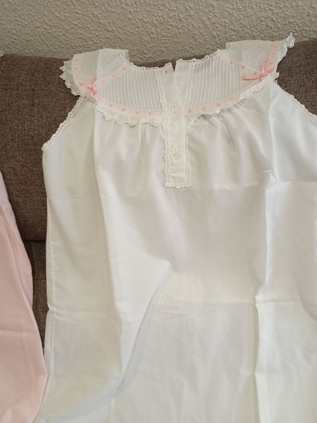 Lote 2 camisones niña blanco y rosa...10€ cada uno