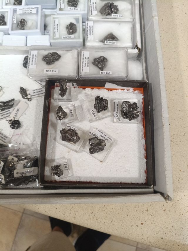 METEORITOS Y COLGANTES METALICOS MINERALES