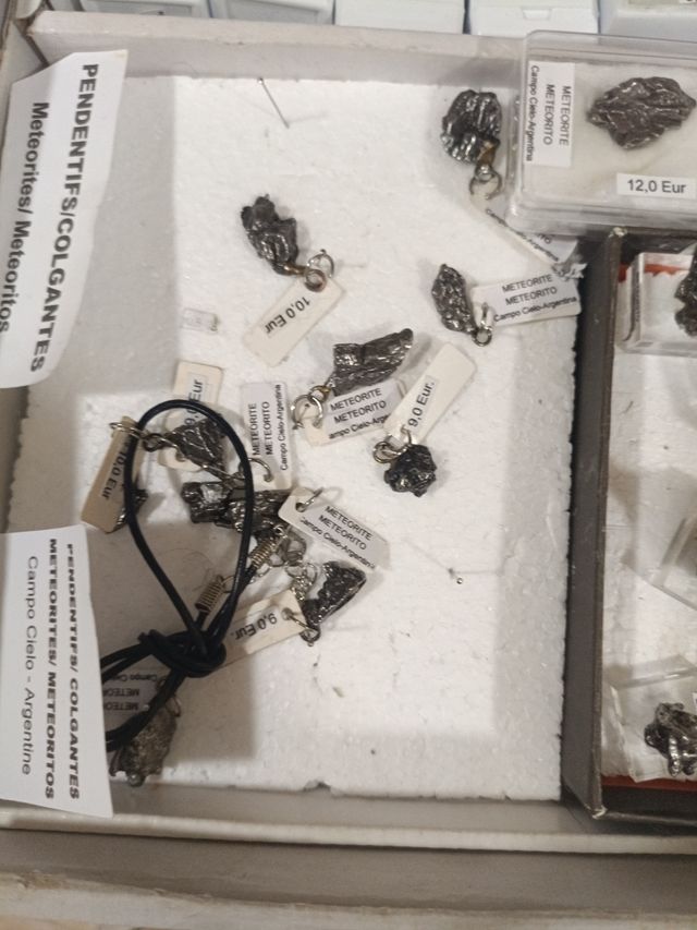 METEORITOS Y COLGANTES METALICOS MINERALES