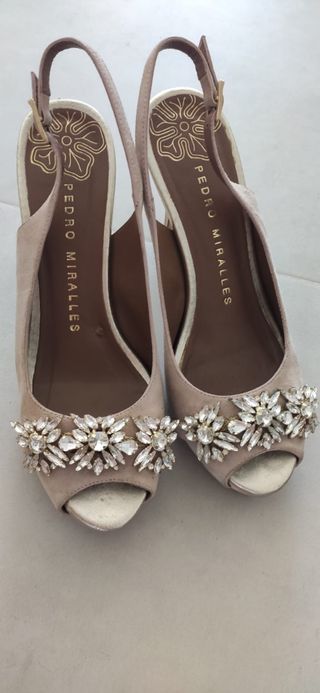 Sandalias Pedro Miralles Beige Adornadas