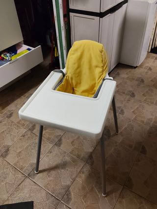 Trona IKEA con cojin