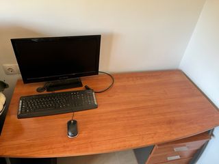 Mesa de escritorio moderna