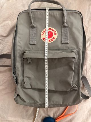 Mochila Fjällräven Kånken Classic Gris/Roja
