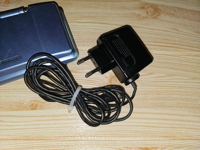 Nintendo DS + Cargador