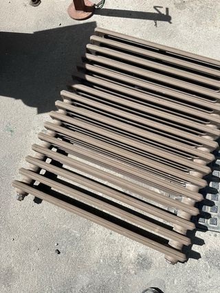 Radiador de fundición beige