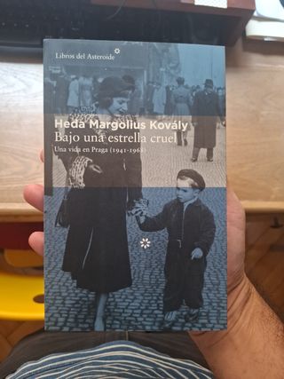 Bajo una estrella cruel: Una vida en Praga