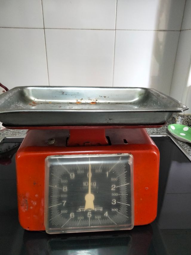Balanza antigua de cocina