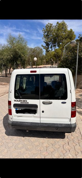 Ford tourneo connect  2004