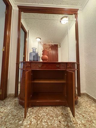 Mueble de entrada con espejo