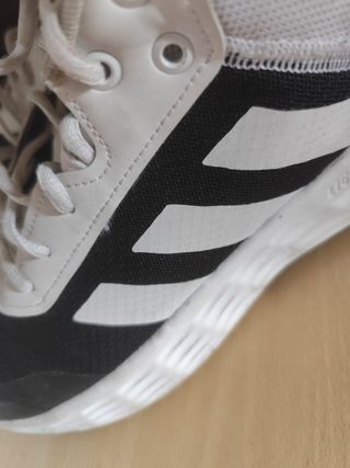 Scarpe da corsa bianche e nere