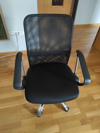 Silla de oficina Jysk negra