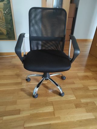 Silla de oficina Jysk negra
