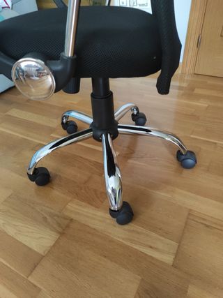 Silla de oficina Jysk negra