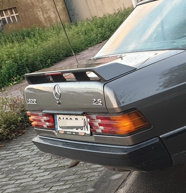 Paragolpes Mercedes 190