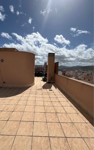 ÁTICO EN ONIL CON GRAN TERRAZA 
