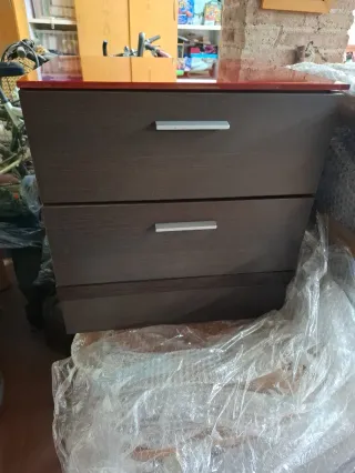 Mueble Cajonera Marrón y Rojo