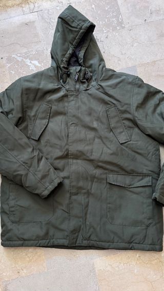 Giubbino verde oliva con cappuccio