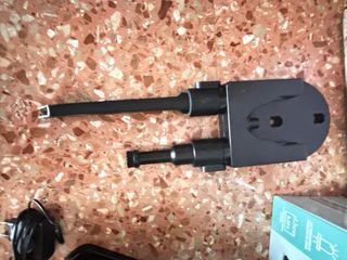 Aspiradora escoba inalámbrica con pantalla