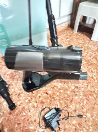 Aspiradora escoba inalámbrica con pantalla