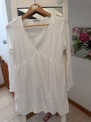 Vestido blanco Stradivarius