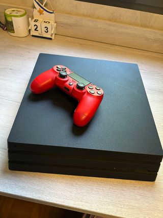 PS4 Pro 1TB + Mando Rojo