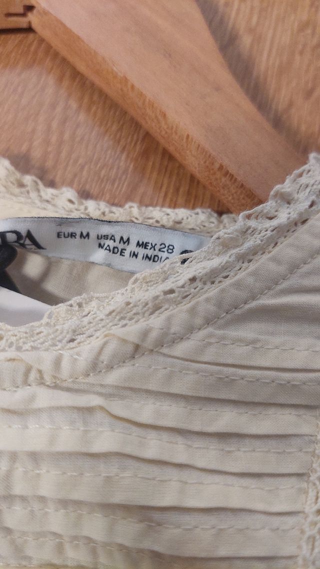 Blusa Zara Manga Abombada con Bordados Amarilla