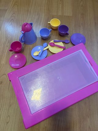 Juego de té infantil con mesa