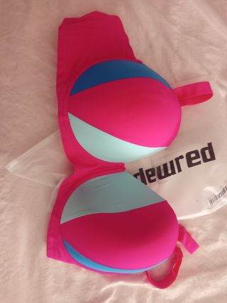 Sujetador rosa y turquesa