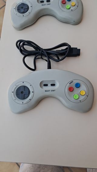 Mandos y pistola videojuegos retro
