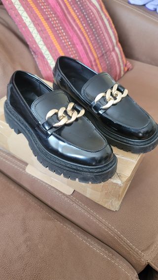 Mocasines Parfois negros suela track