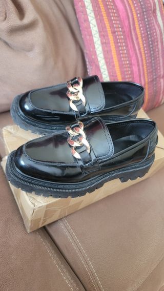 Mocasines Parfois negros suela track