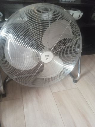 Ventilador Industrial Plateado