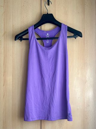 Camiseta deportiva tirantes morada Tenth